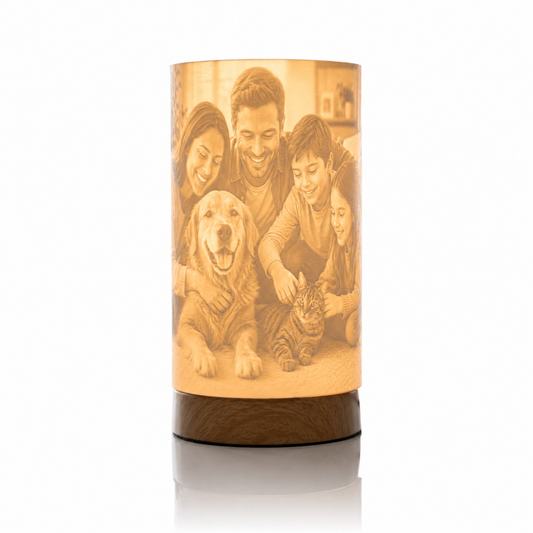 Personalisierte Tischlampe mit Foto in echter Holzoptik – Slim Loom Fotolampe als Geschenk