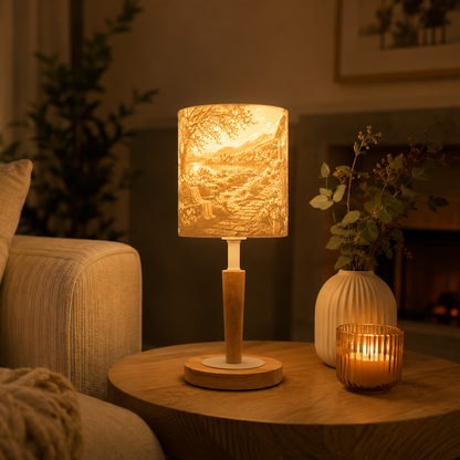 Cozy Loom – Vier Jahreszeiten Tischlampe aus Holz mit 4 Wechsel-Schirmen | Made in Germany