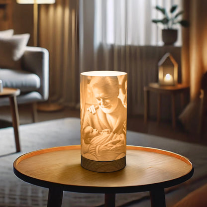 Personalisierte Tischlampe mit Foto, Slim Loom Lampe in moderner Holzoptik – Das perfekte Geschenk
