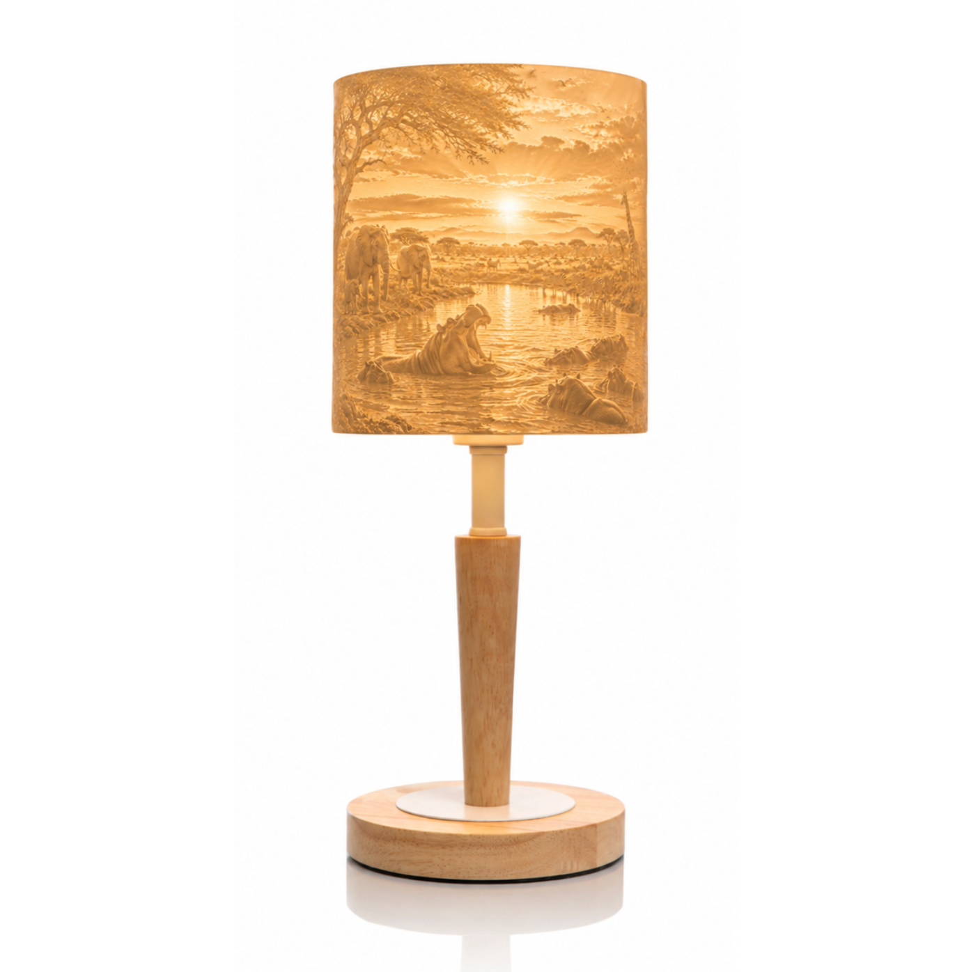 Eingeschaltete Litholoom Cozy Loom Safari-Lampe mit beleuchtetem Lithophane-Tiermotiv und stimmungsvoller Lichtwirkung.