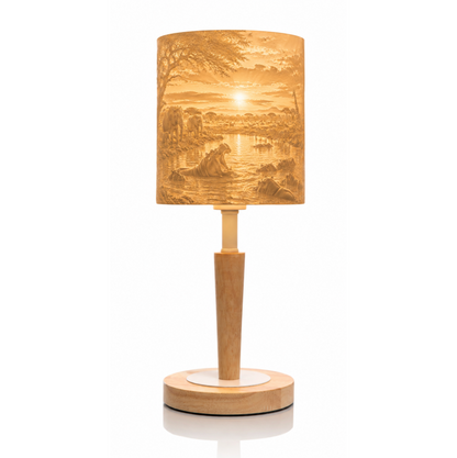 Eingeschaltete Litholoom Cozy Loom Safari-Lampe mit beleuchtetem Lithophane-Tiermotiv und stimmungsvoller Lichtwirkung.