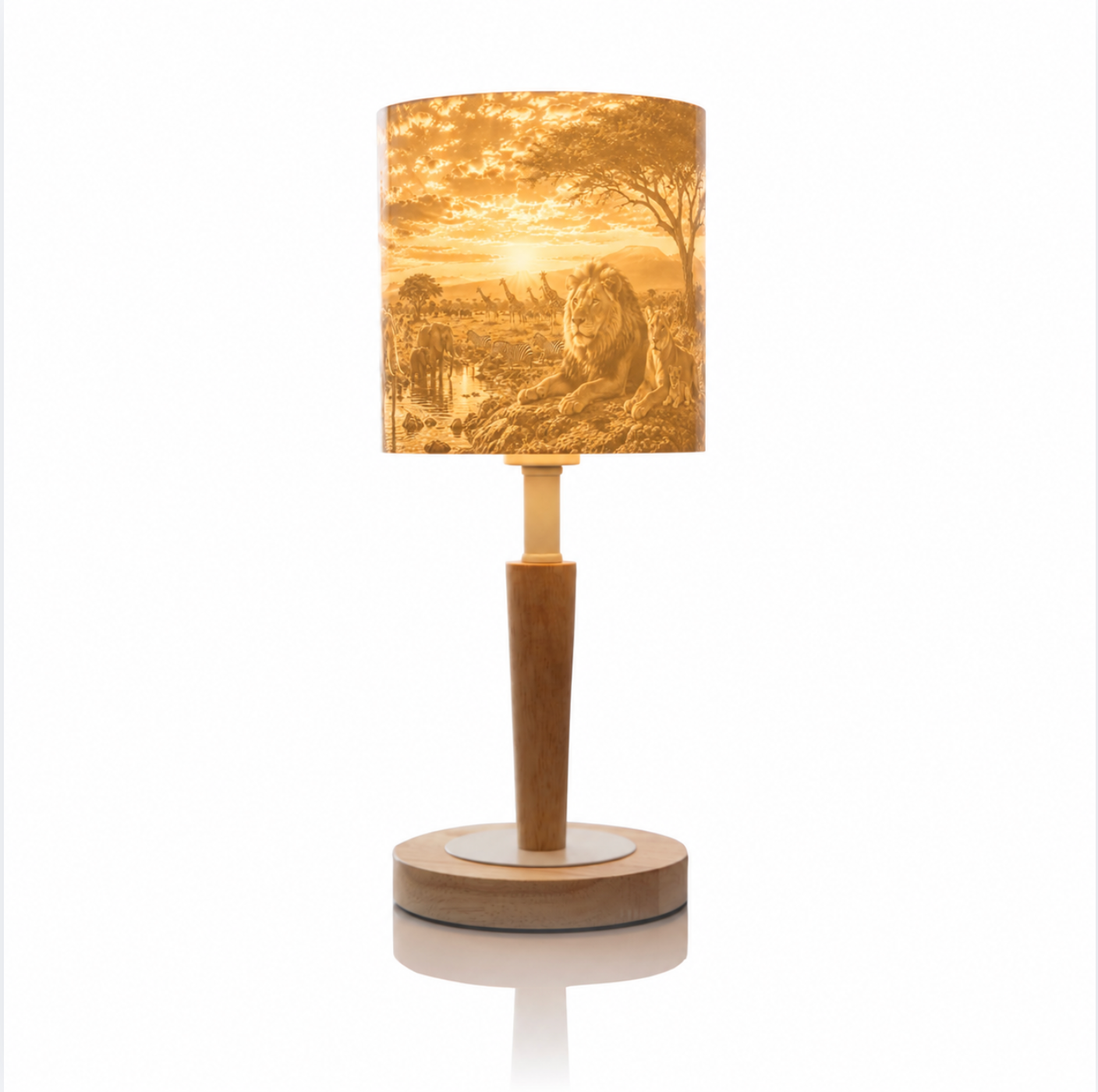 Eingeschaltete Litholoom Cozy Loom Safari-Lampe mit beleuchtetem Lithophane-Tiermotiv und stimmungsvoller Lichtwirkung.