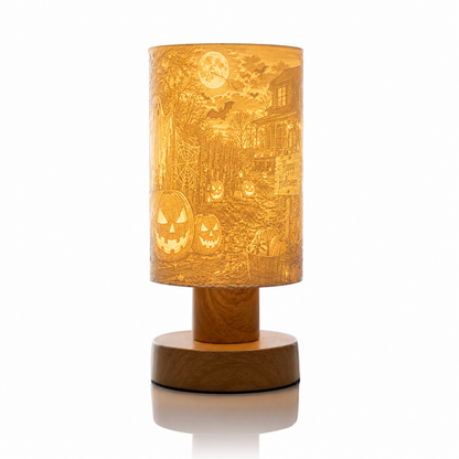 Eingeschaltete Litholoom Soft Loom Halloweenlampe mit beleuchtetem Motiv und stimmungsvoller Lichtwirkung.